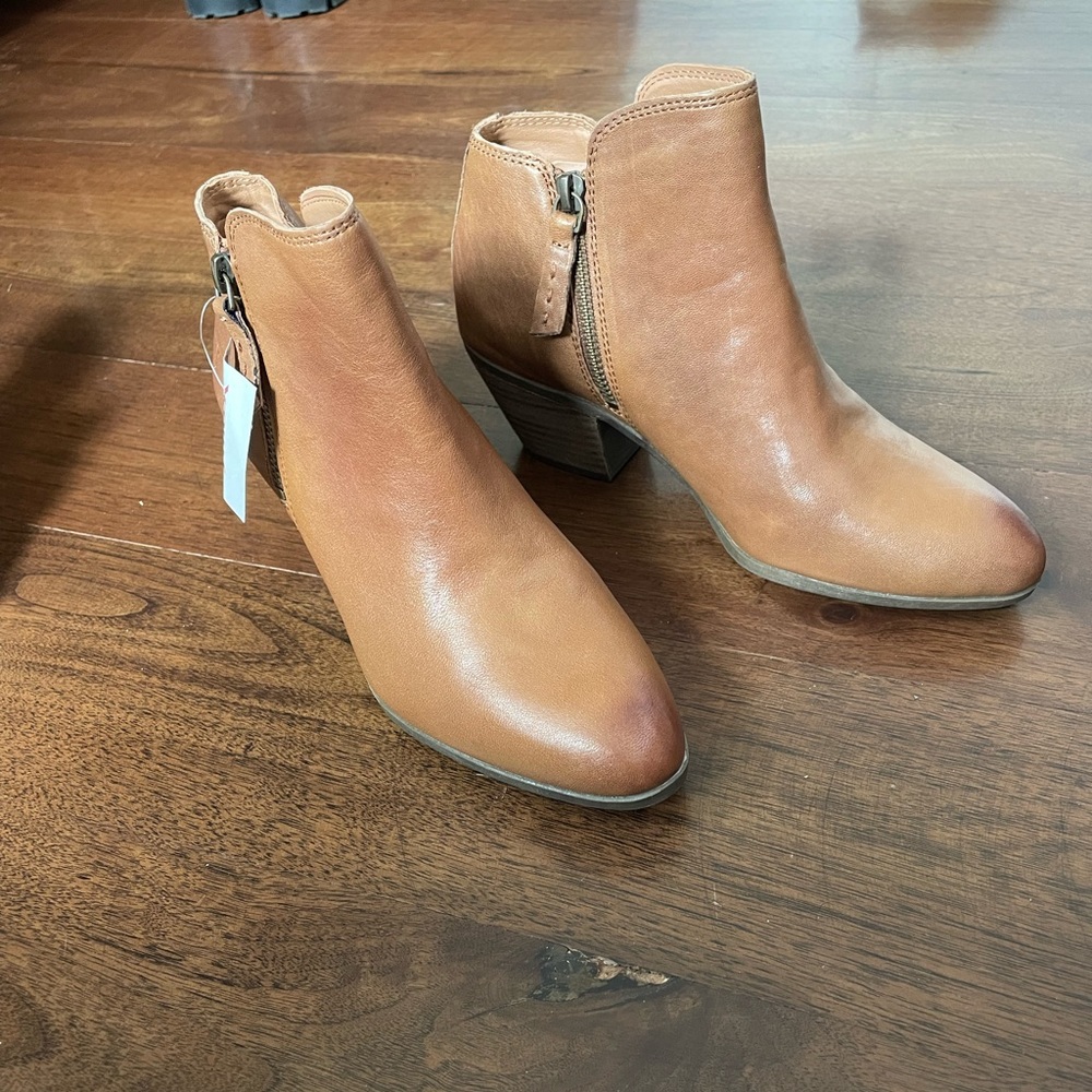 Frye Leather Booties Tan  size 7 NEW